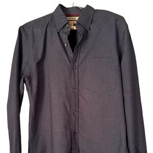 Long sleeve men’s button down shirt. Blue in color size small. Only worn once.